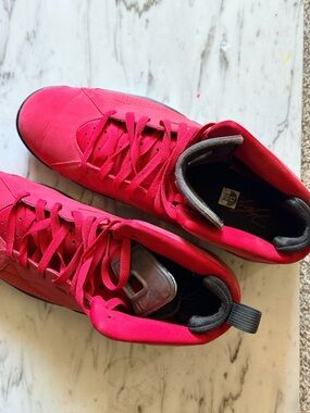 Nike Men’s Red High-Top Sneakers